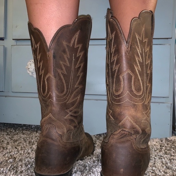 Brown cowboy boots! (Women’s) - Picture 3 of 3
